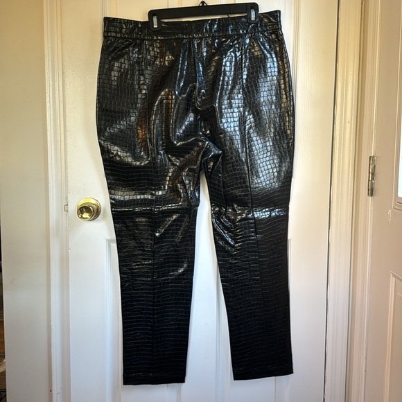 Duette NUC Vegan leather Embossed Pants- The Bleeker size XL - Picture 8 of 9